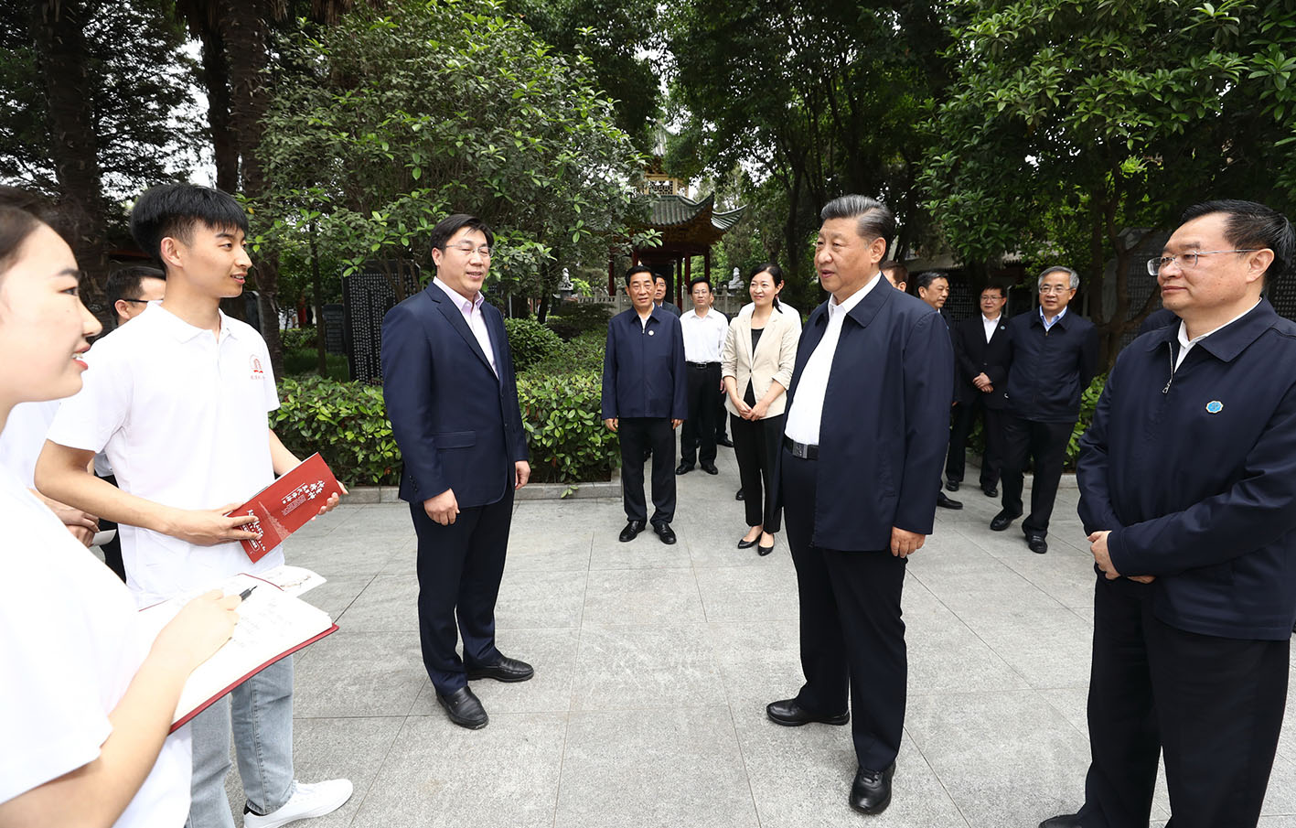 鉴往知来，跟着总书记学历史｜传承创新中，擦亮中医药这块金字招牌